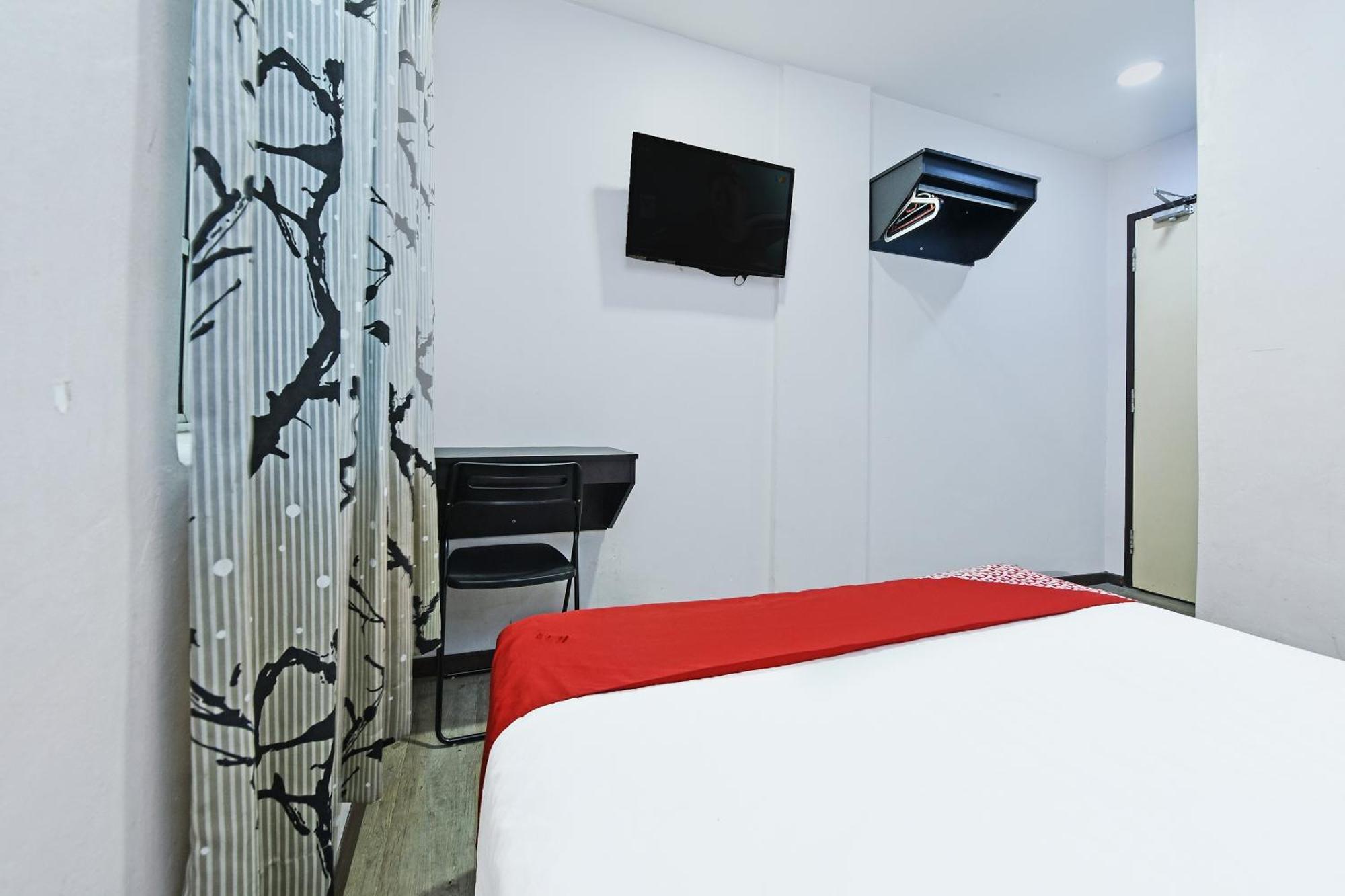 Super Oyo 992 Orange Hotel Kuala Pilah Exterior foto