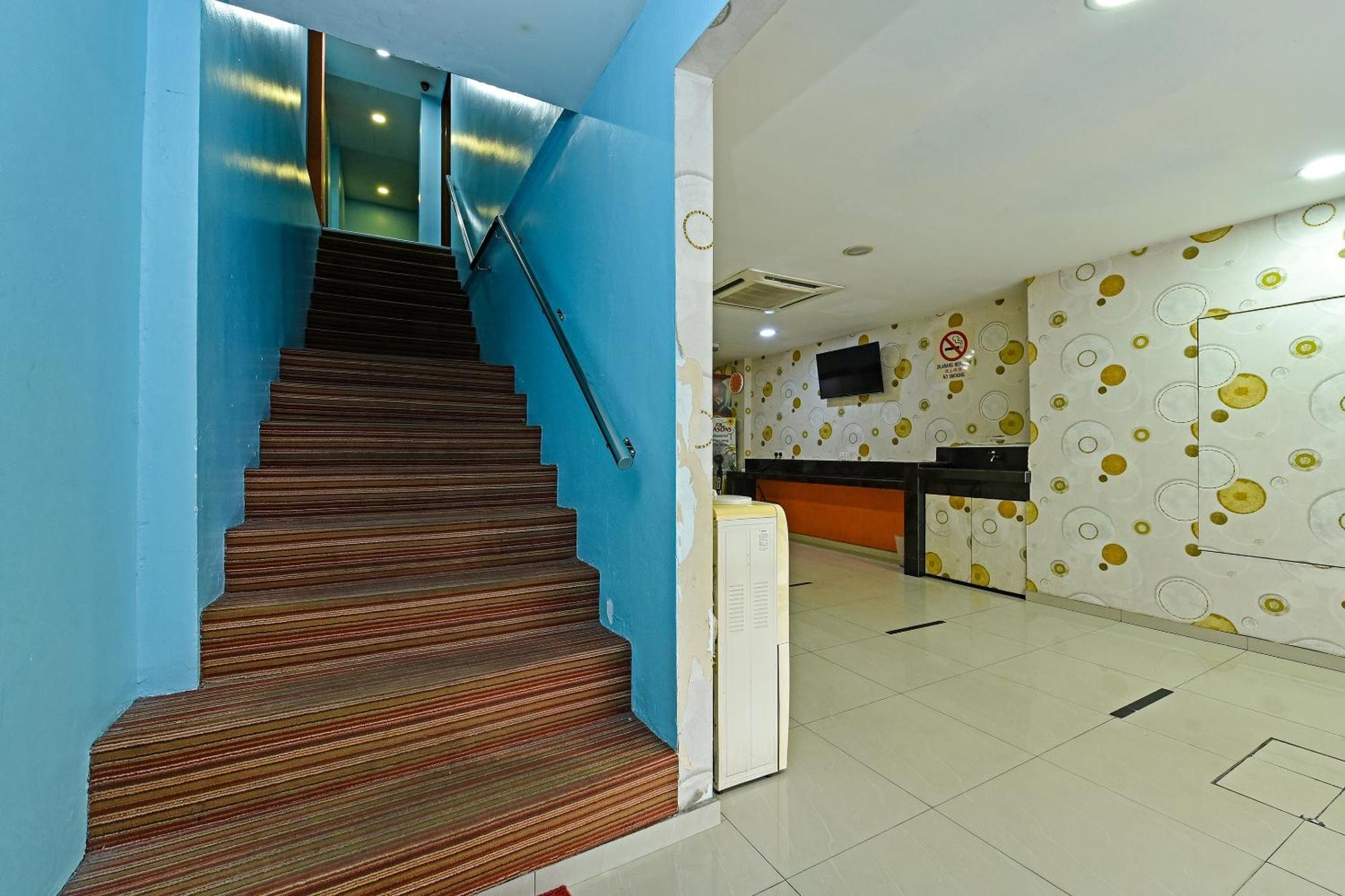 Super Oyo 992 Orange Hotel Kuala Pilah Exterior foto
