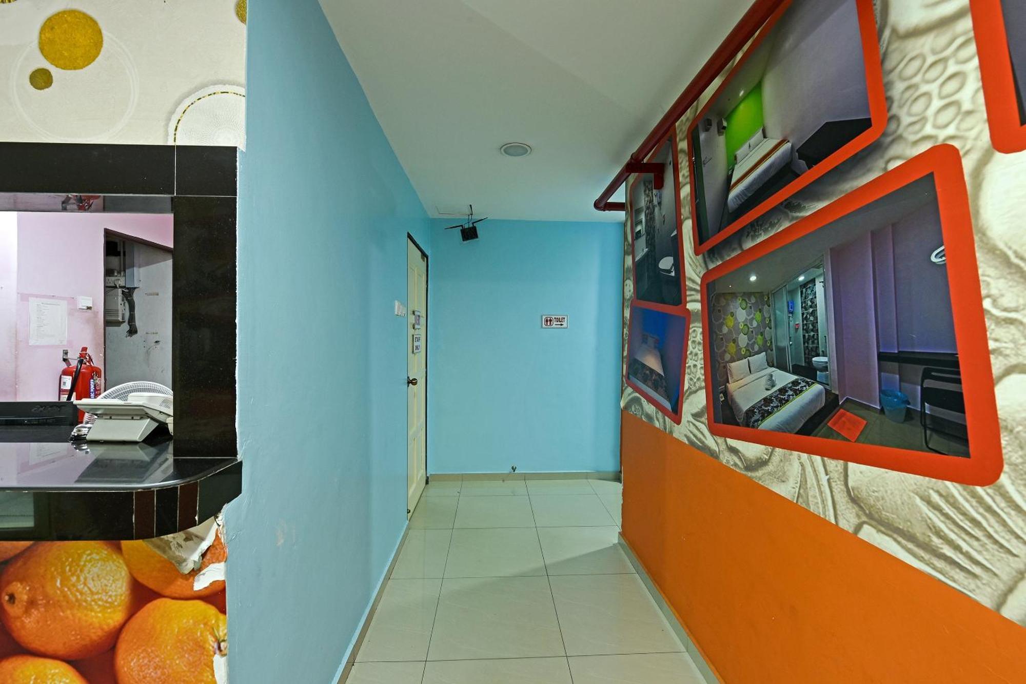 Super Oyo 992 Orange Hotel Kuala Pilah Exterior foto