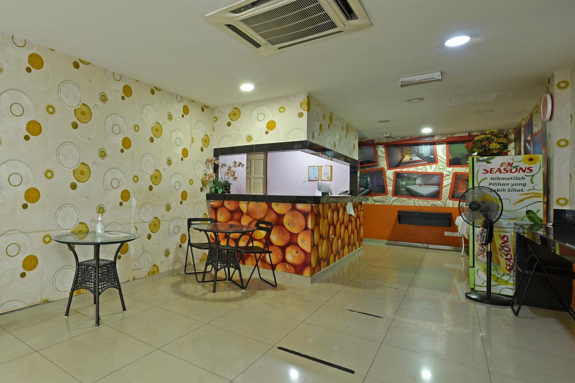 Super Oyo 992 Orange Hotel Kuala Pilah Exterior foto